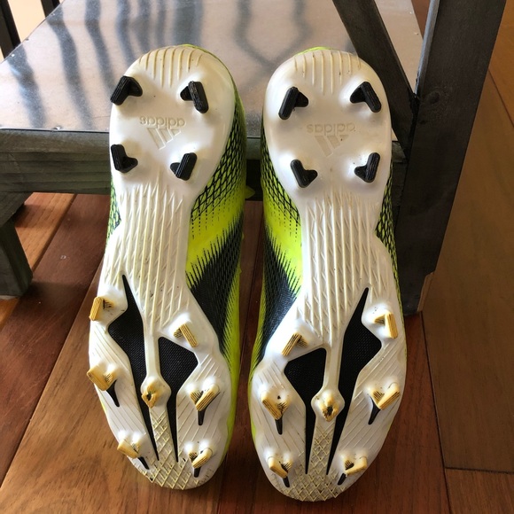 Adidas soccer cleats (Men’s 7.5) - Picture 3 of 7